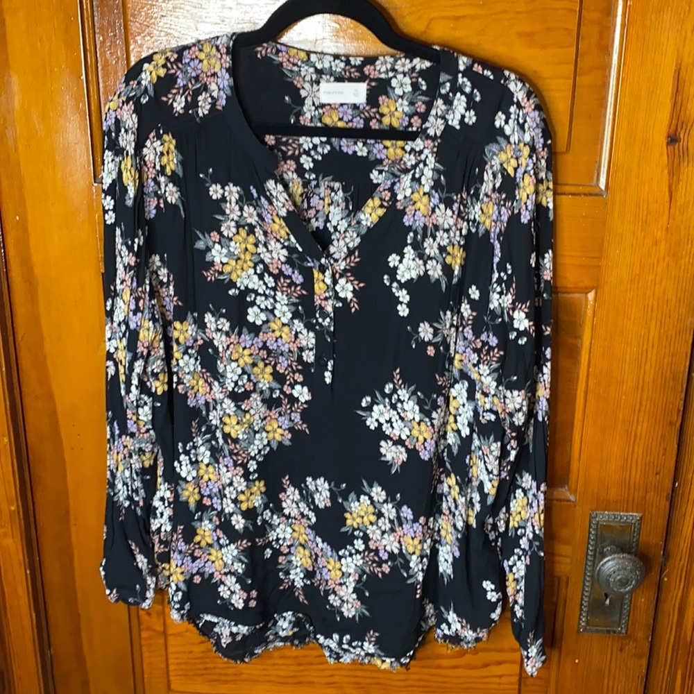 Maurices long sleeve fray blouse